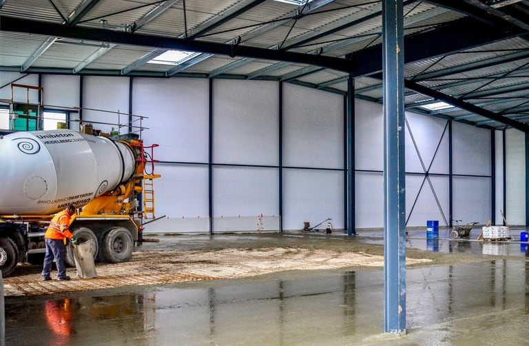 Réalisation d’un dallage industriel sur un chantier LMB